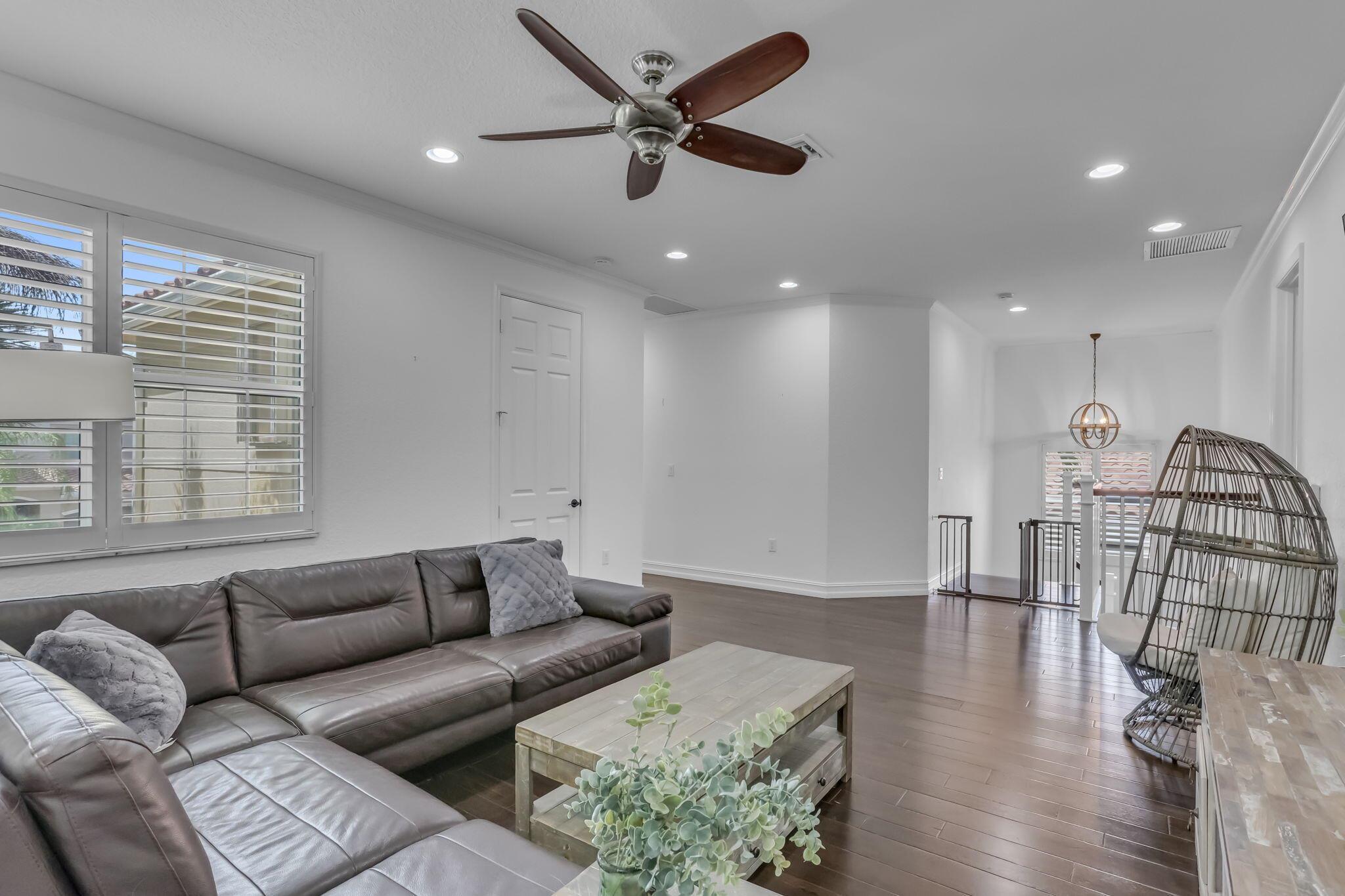 8489 Serena Creek Avenue