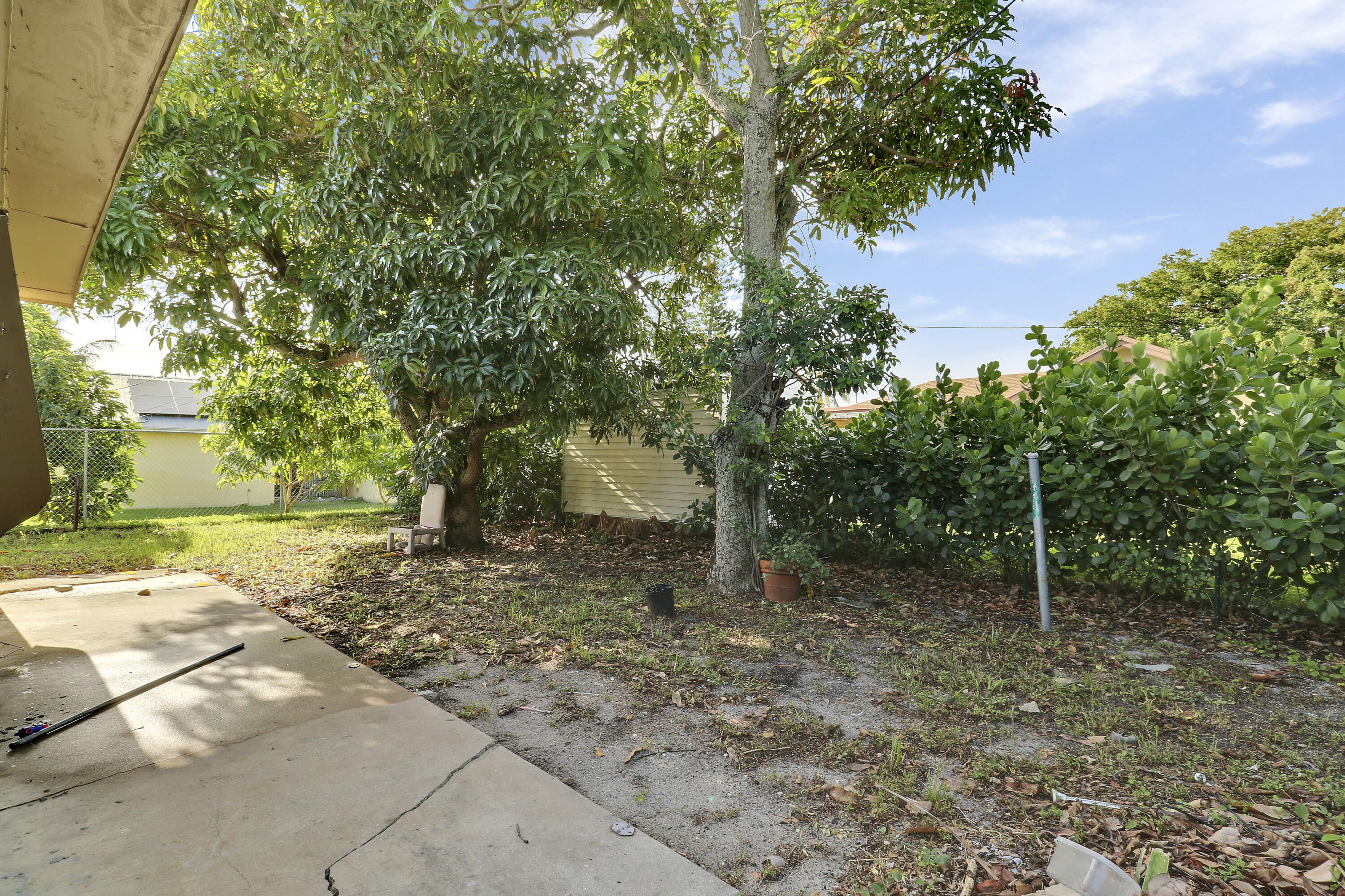 110 NW 5th Court