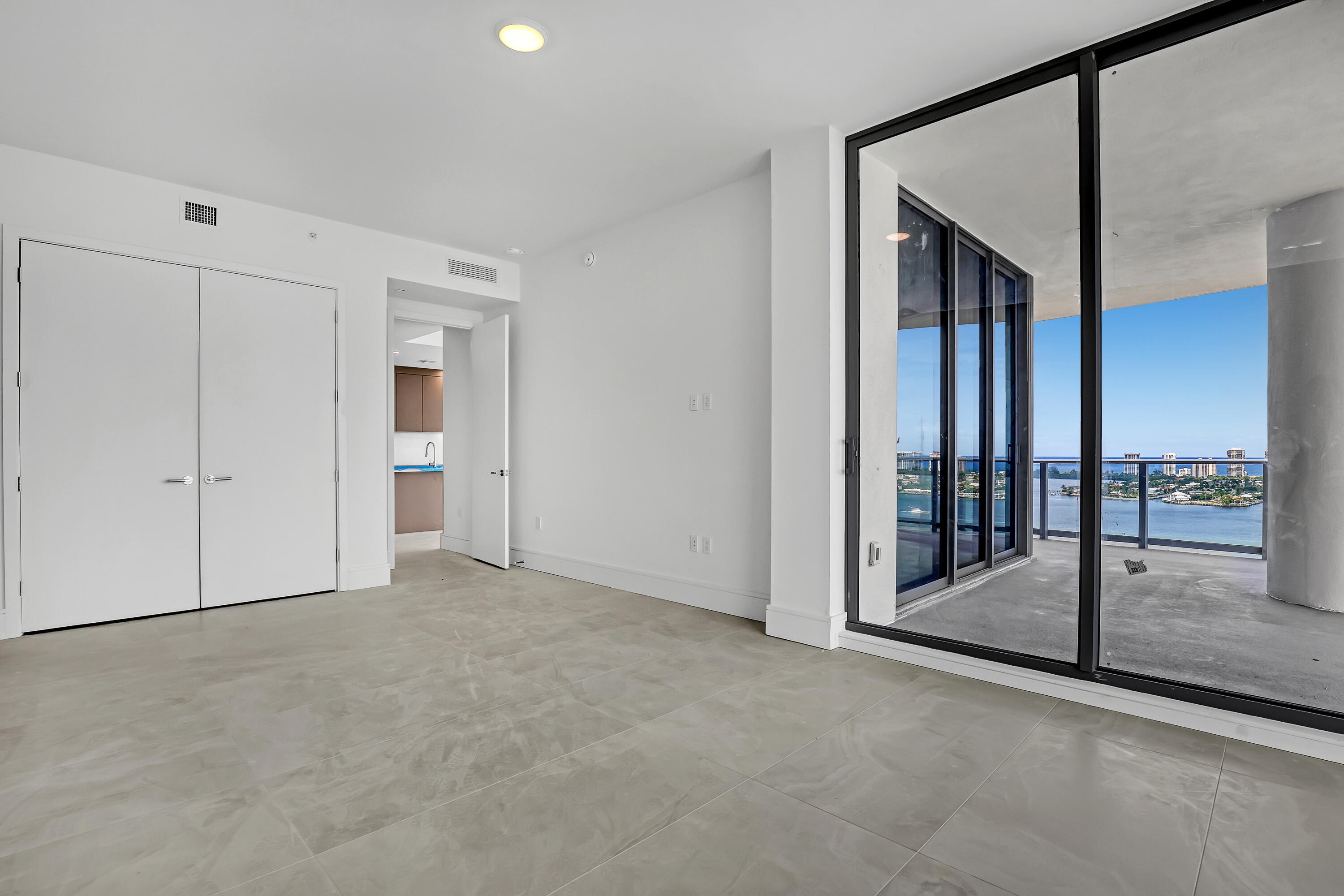 220 Lake Shore Drive N-2103