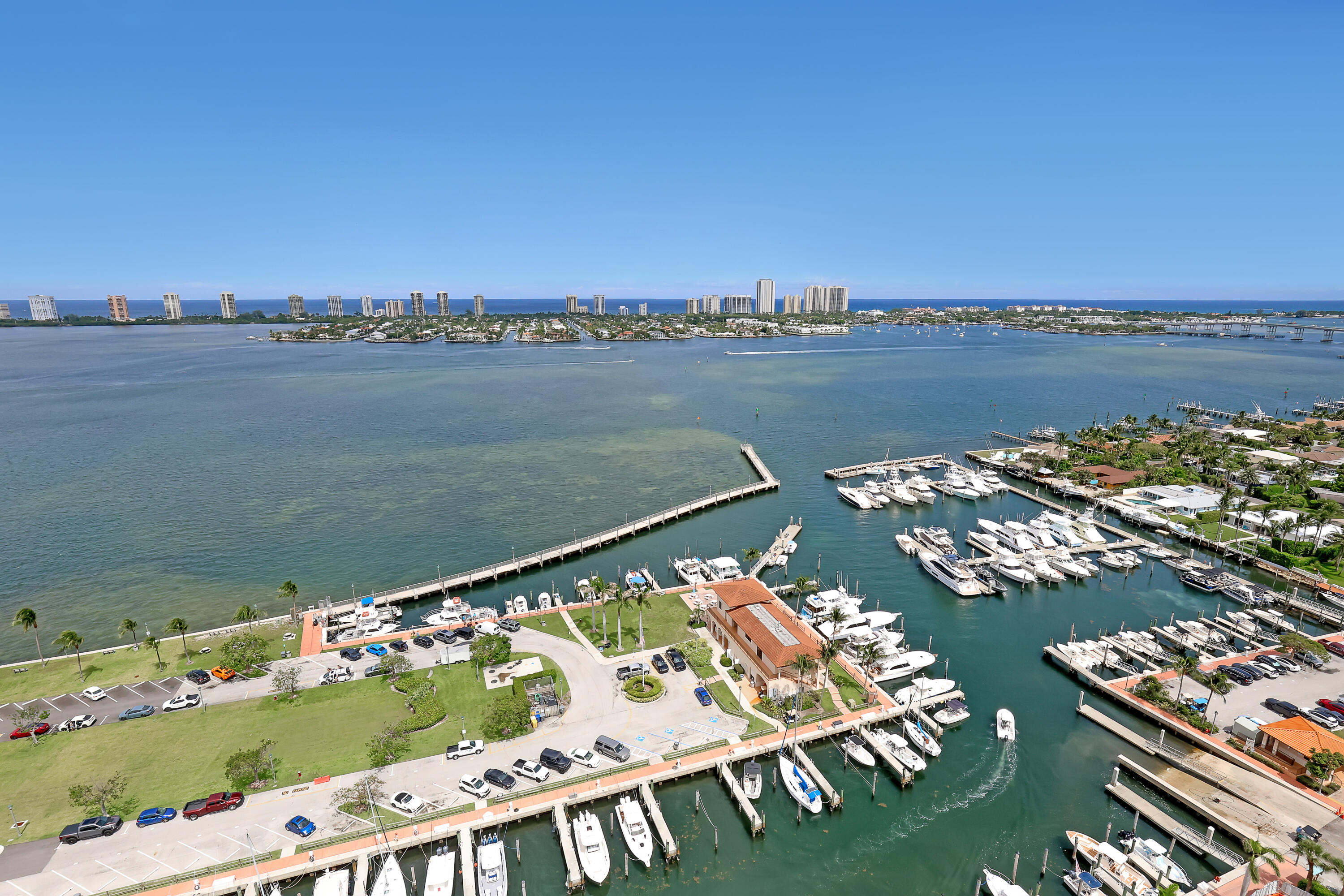 220 Lake Shore Drive N-2103