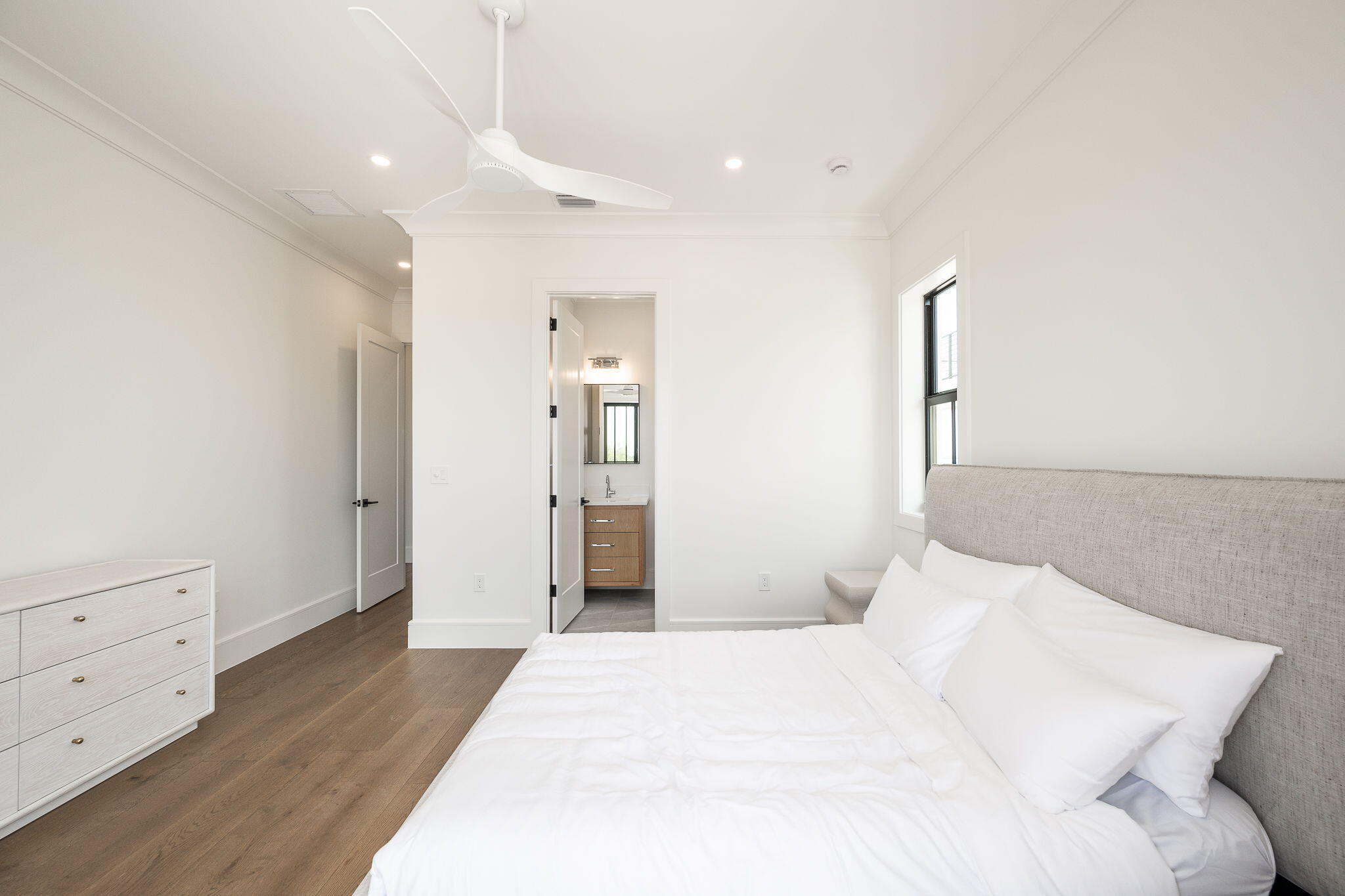 231 E Shore Drive Unit 2
