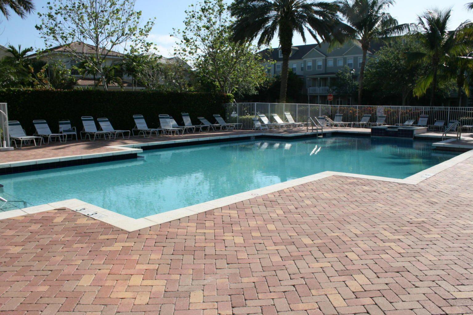 150 W Thatch Palm Circle