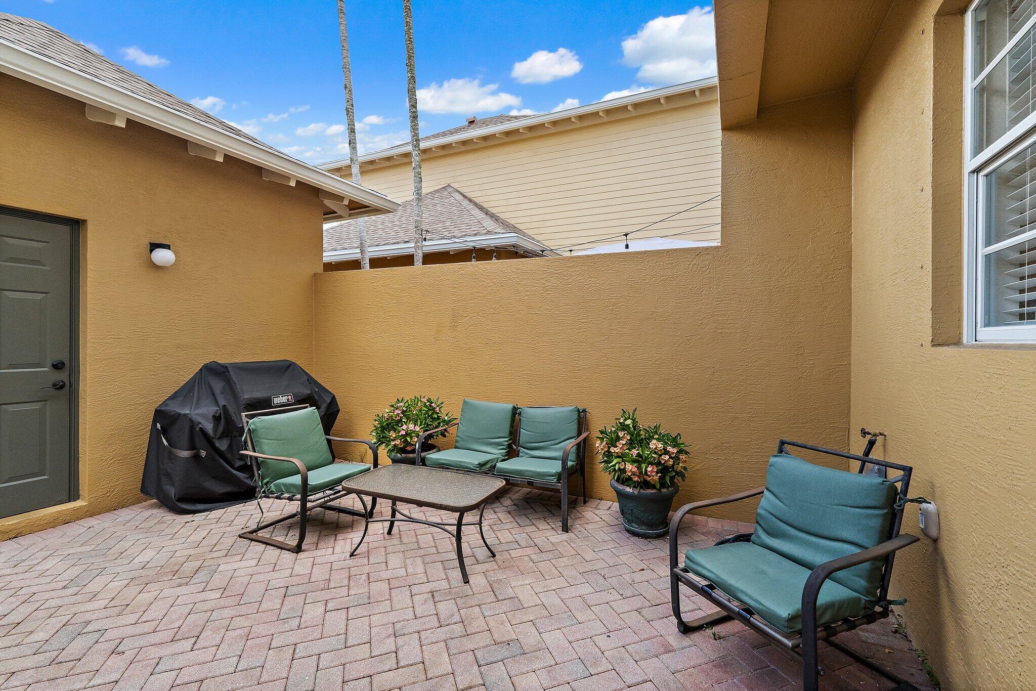 150 W Thatch Palm Circle