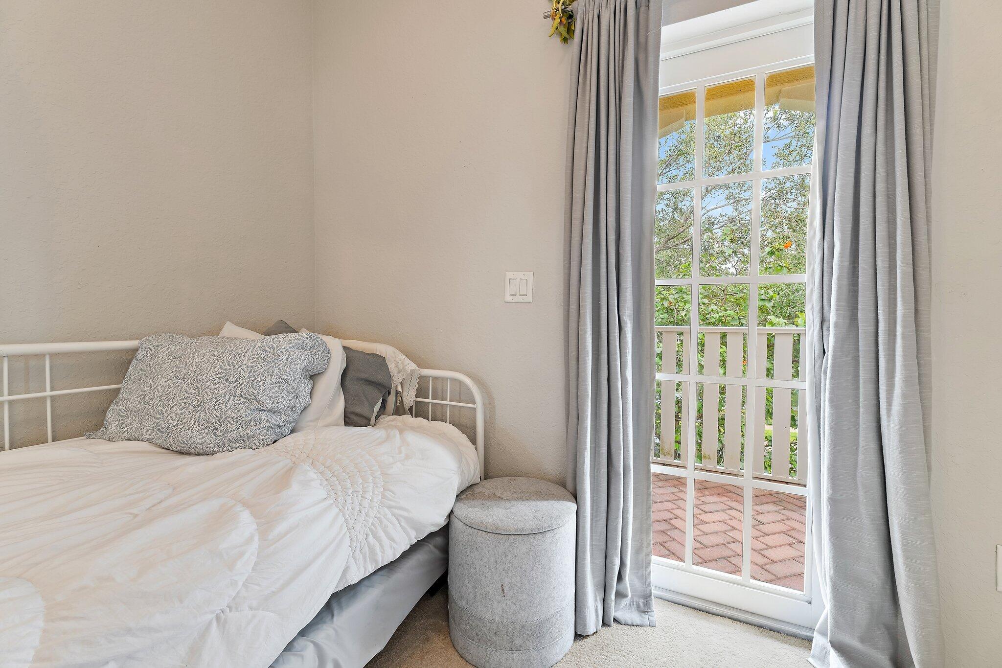 150 W Thatch Palm Circle