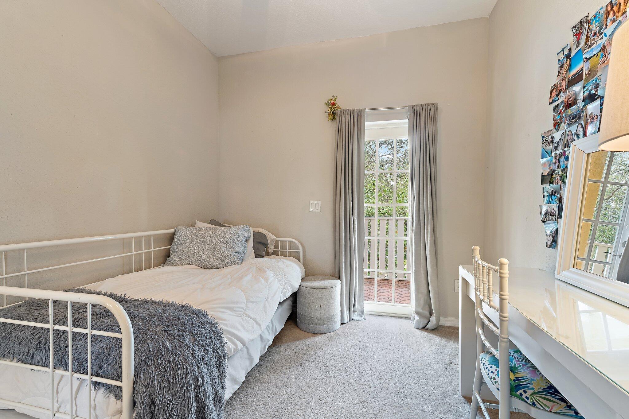 150 W Thatch Palm Circle