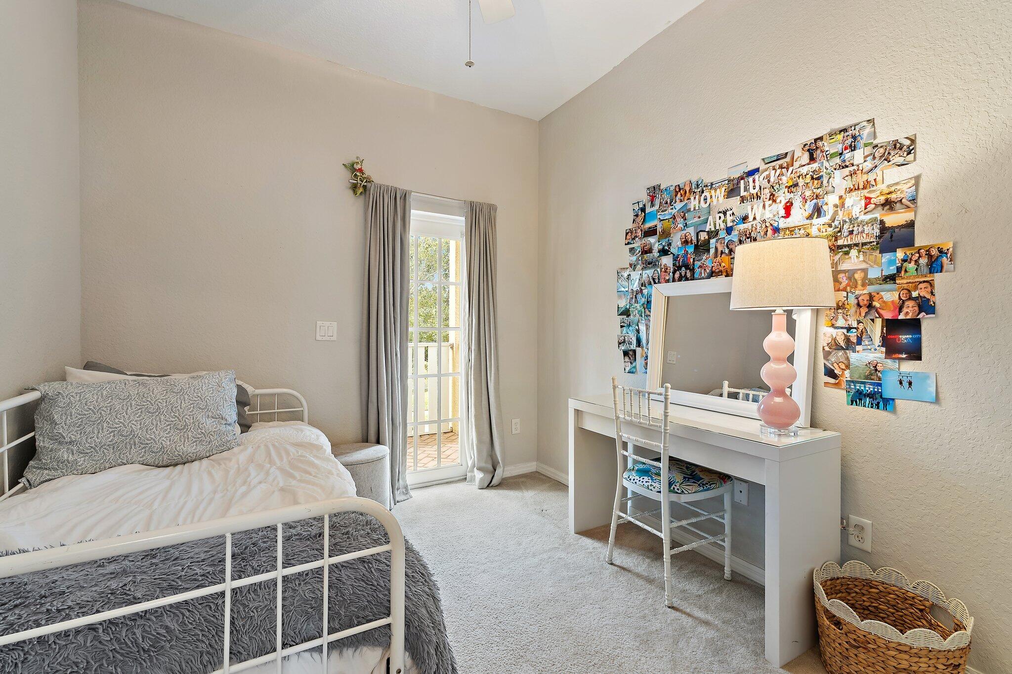 150 W Thatch Palm Circle