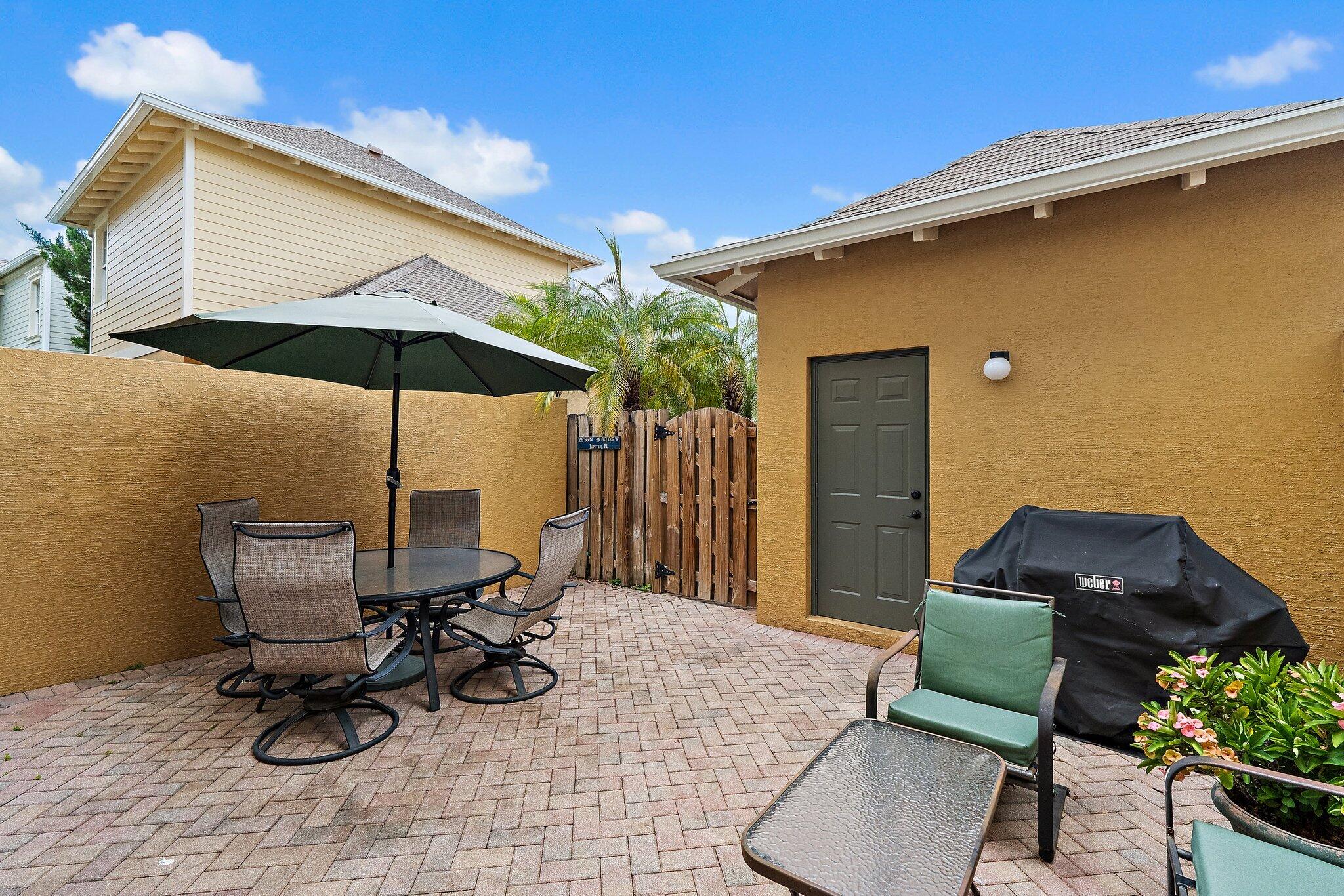 150 W Thatch Palm Circle