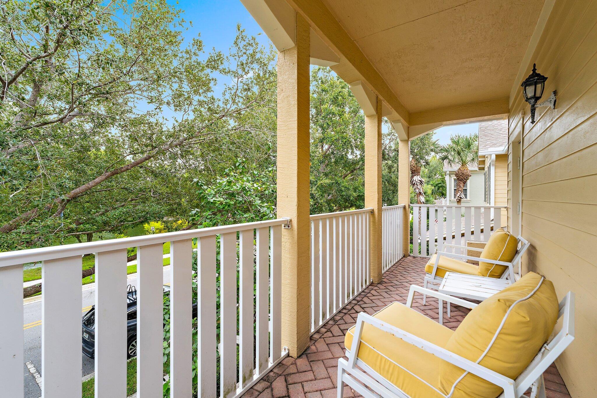 150 W Thatch Palm Circle