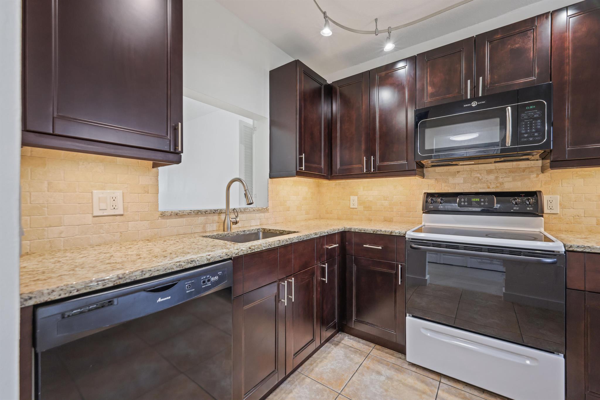 2840 SW 22nd Avenue 3080