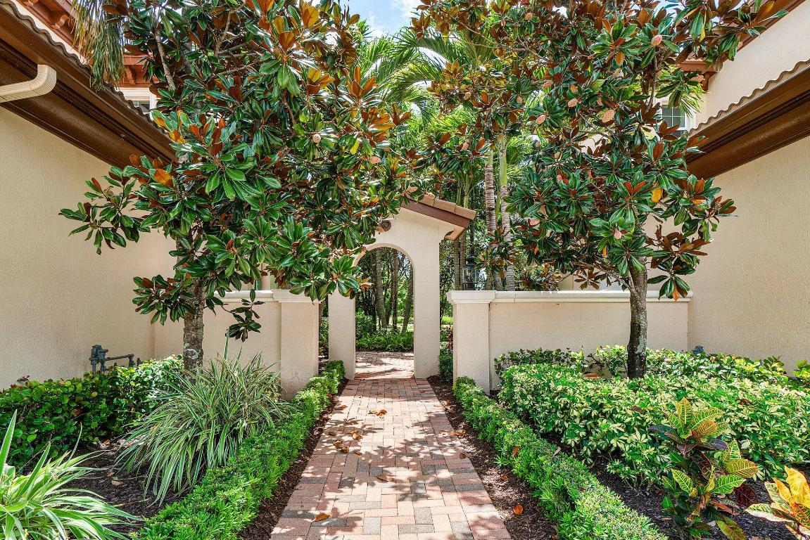 274 Tresana Boulevard 132