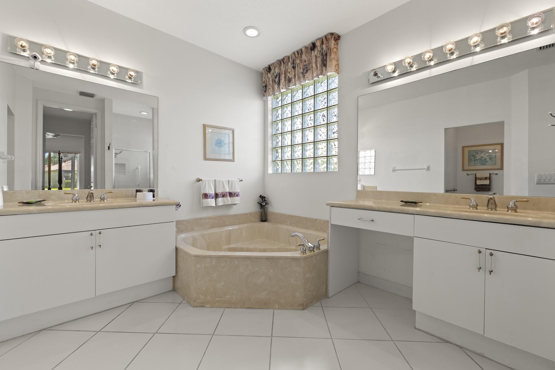 10910 Grande Boulevard W