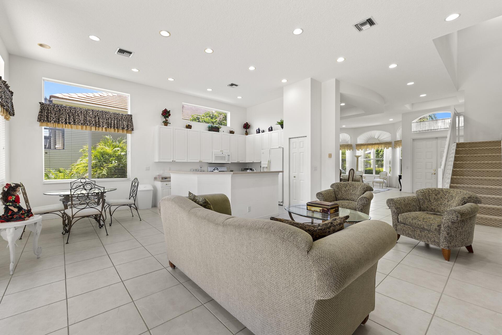 10910 Grande Boulevard W