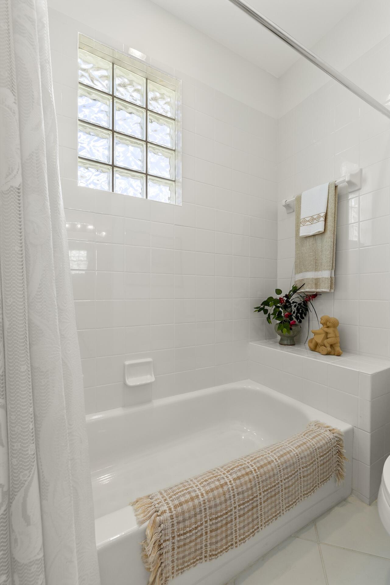 10910 Grande Boulevard W