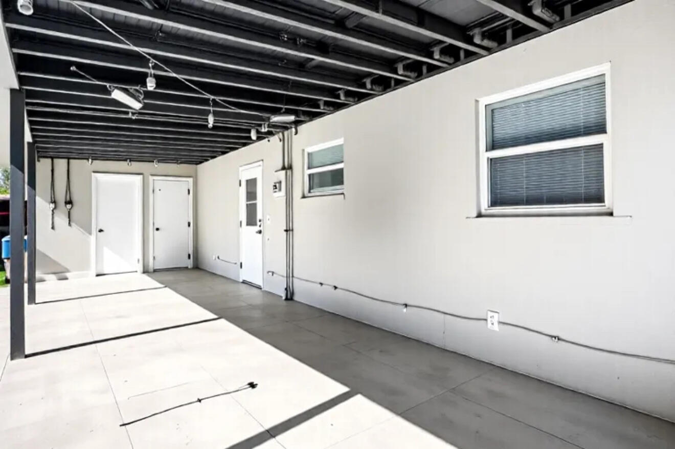 3837 NE 16th Terrace