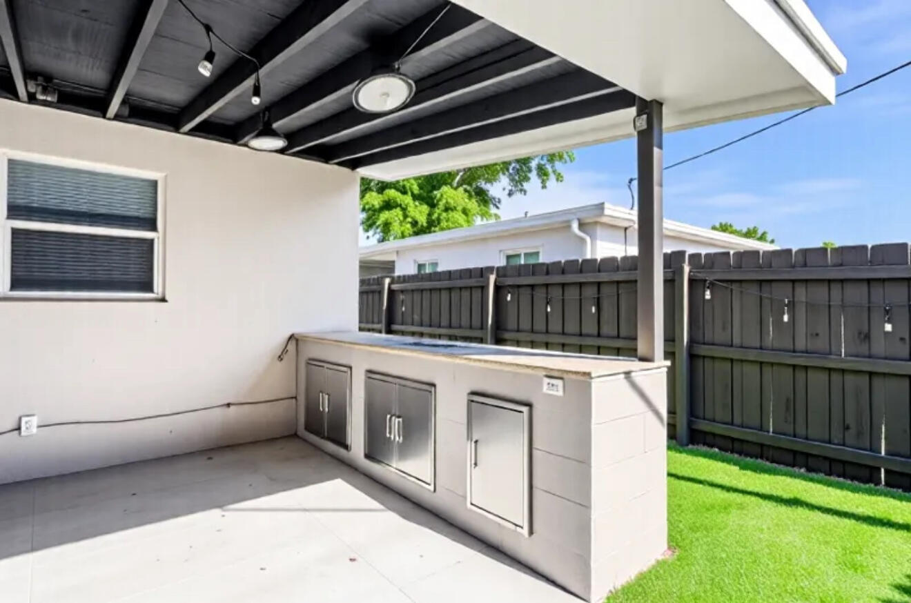 3837 NE 16th Terrace