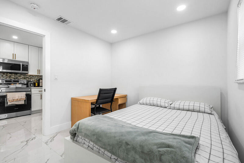 3837 NE 16th Terrace