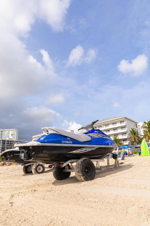 3837 NE 16th Terrace