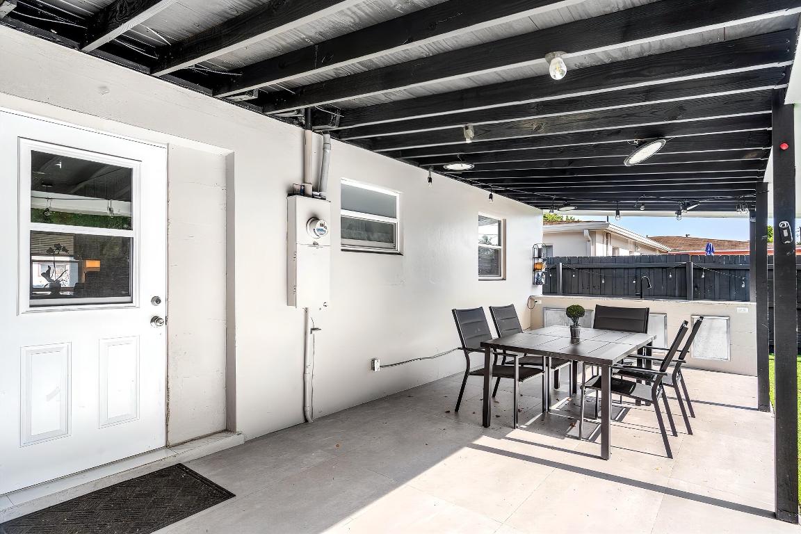 3837 NE 16th Terrace