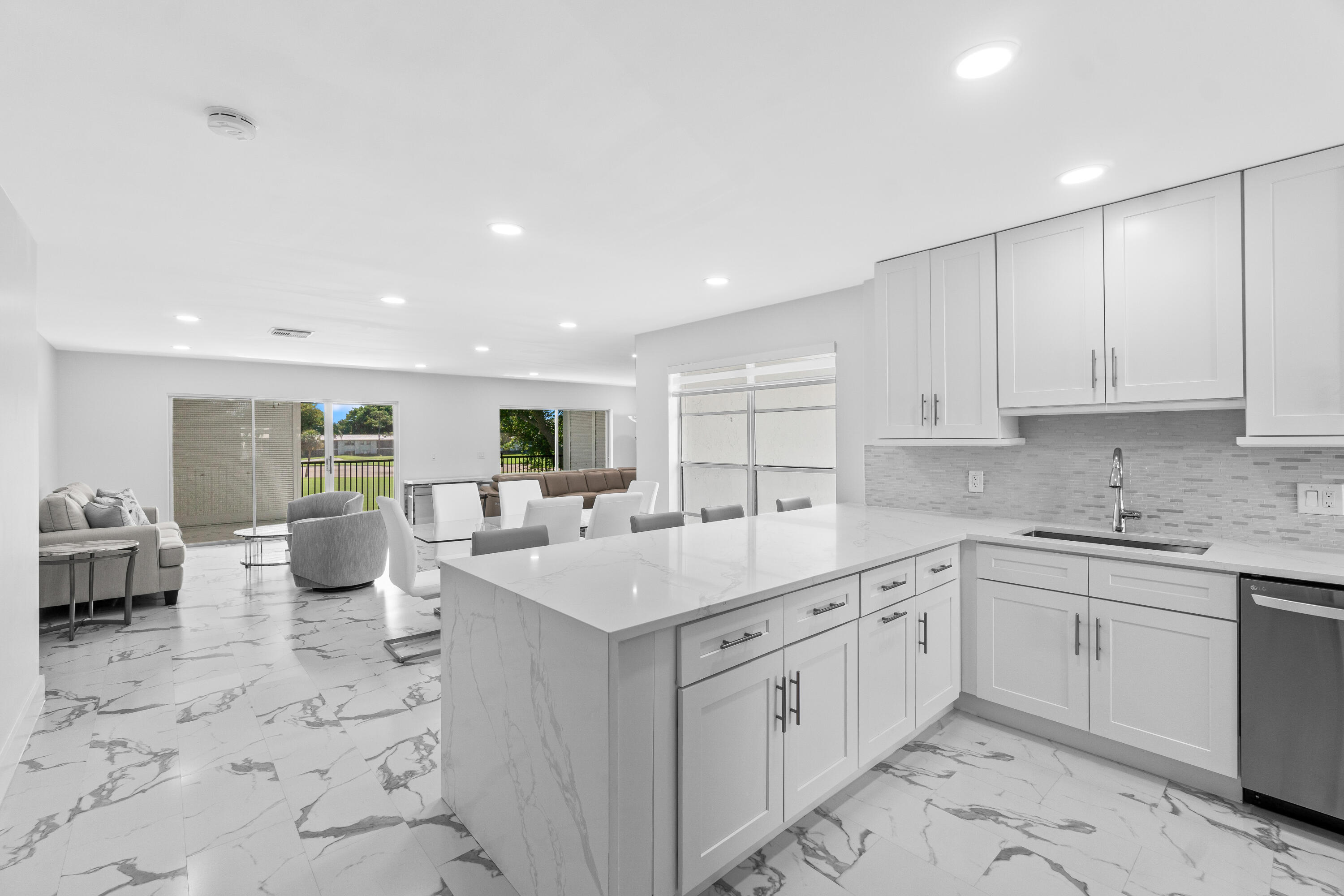 6 Stratford Drive E D