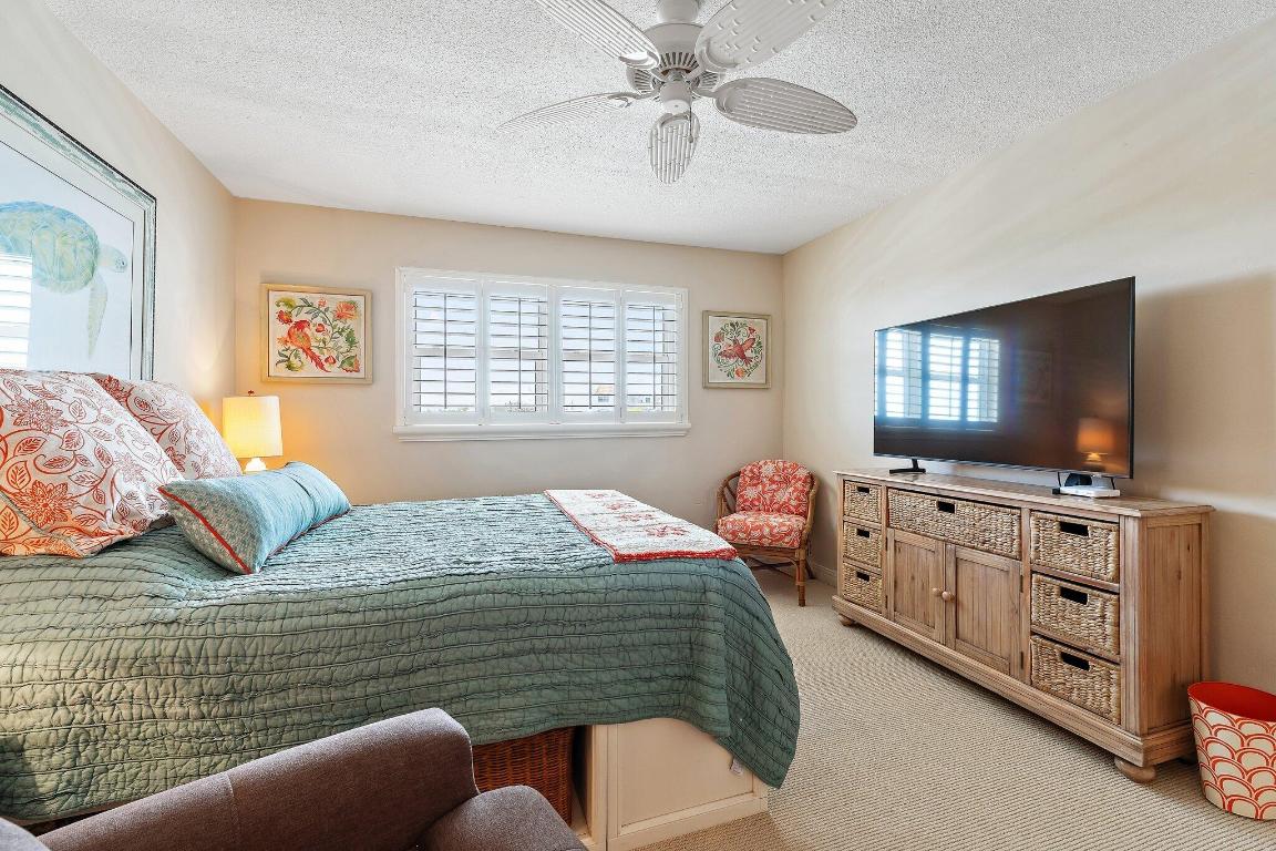 36 Yacht Club Drive 402