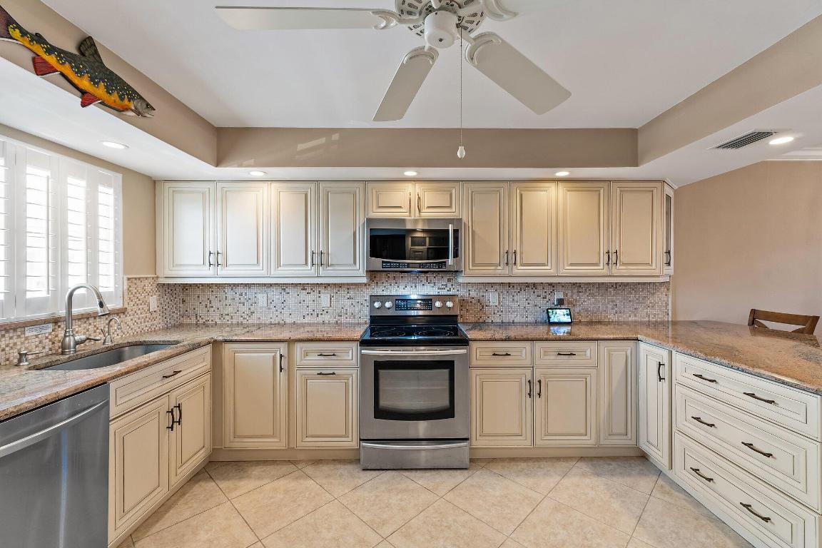 36 Yacht Club Drive 402