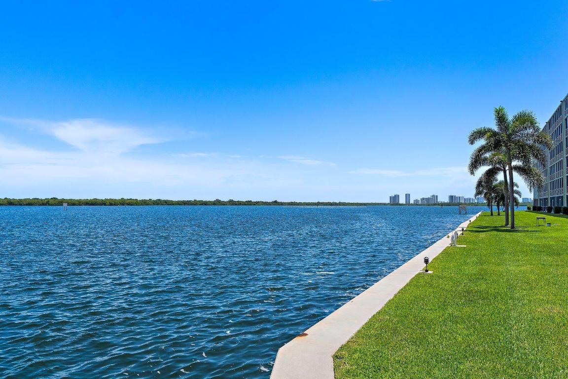 36 Yacht Club Drive 402