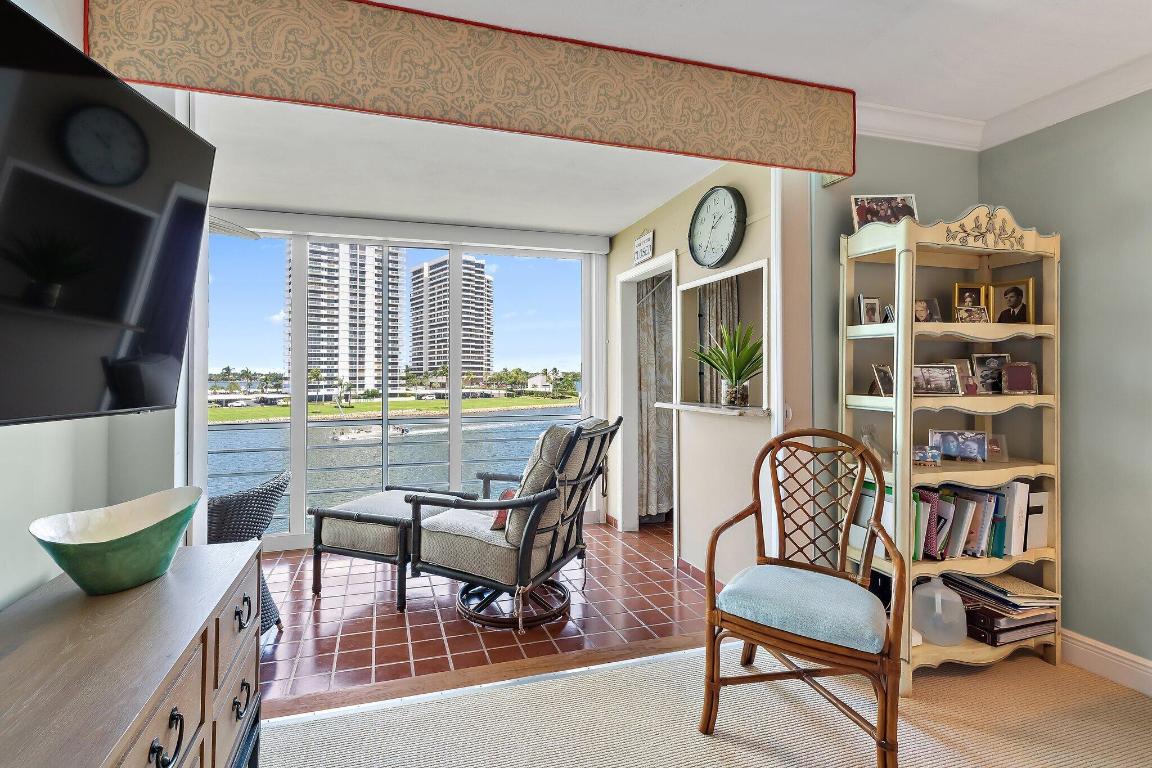 36 Yacht Club Drive 402