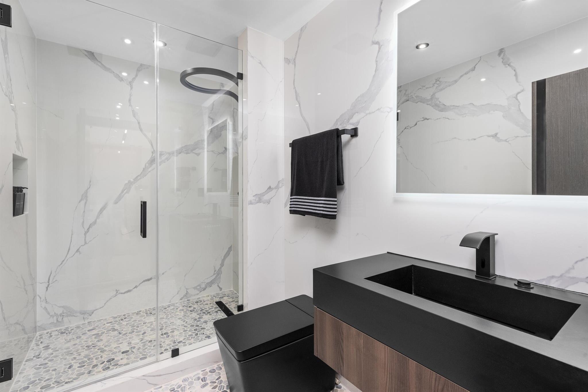 839 NE Bay Isle Drive