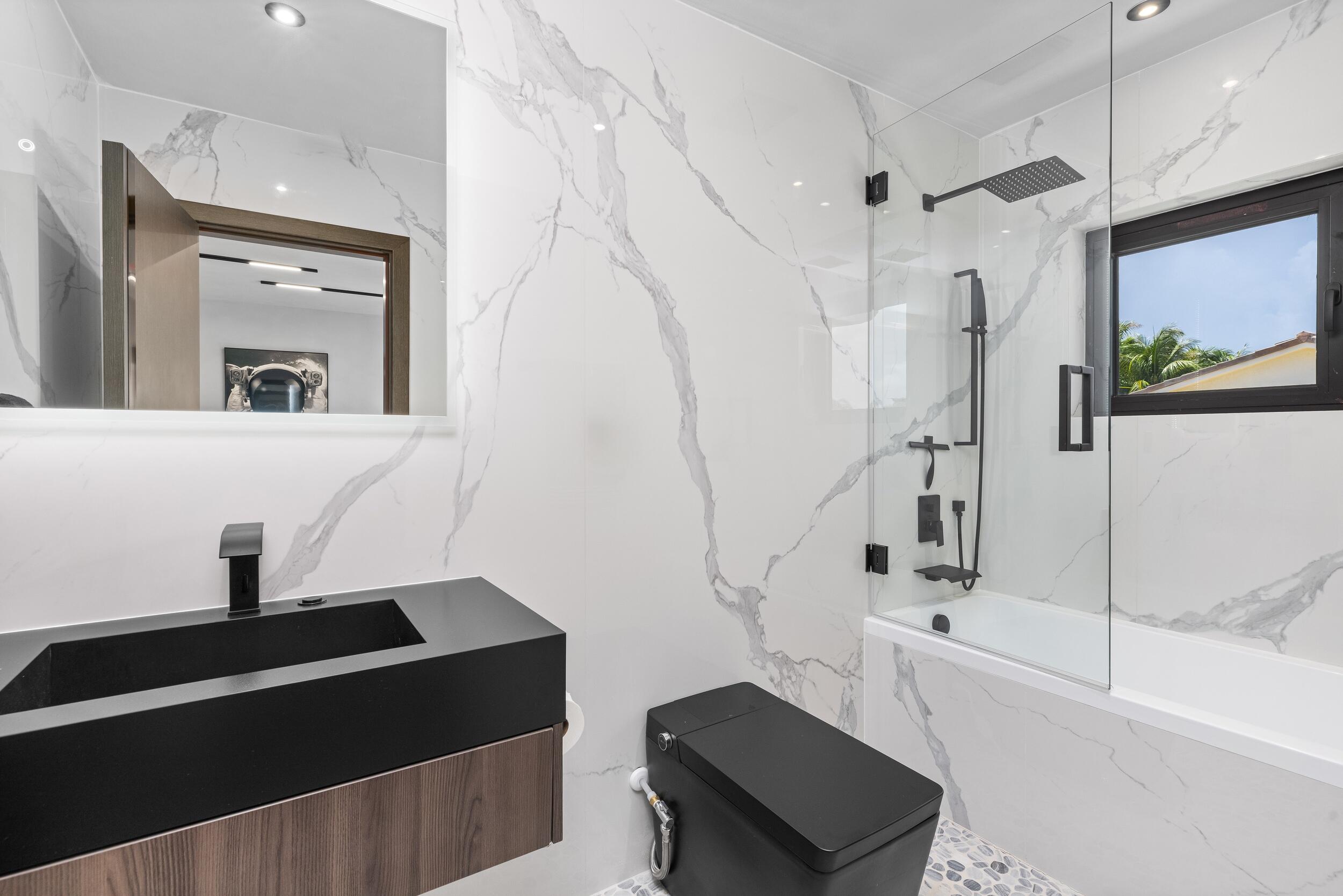 839 NE Bay Isle Drive