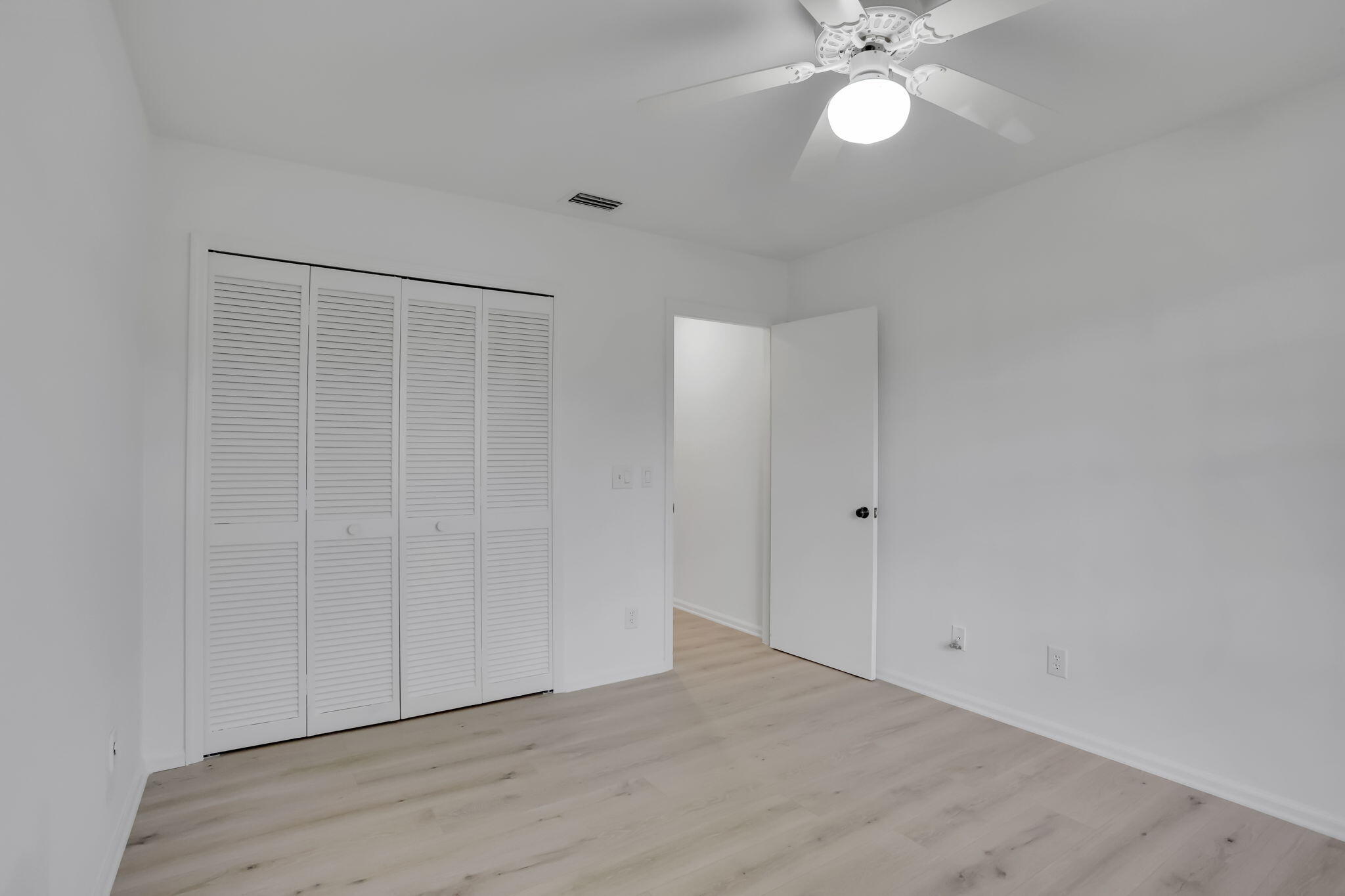 5958 Parkwalk Circle W