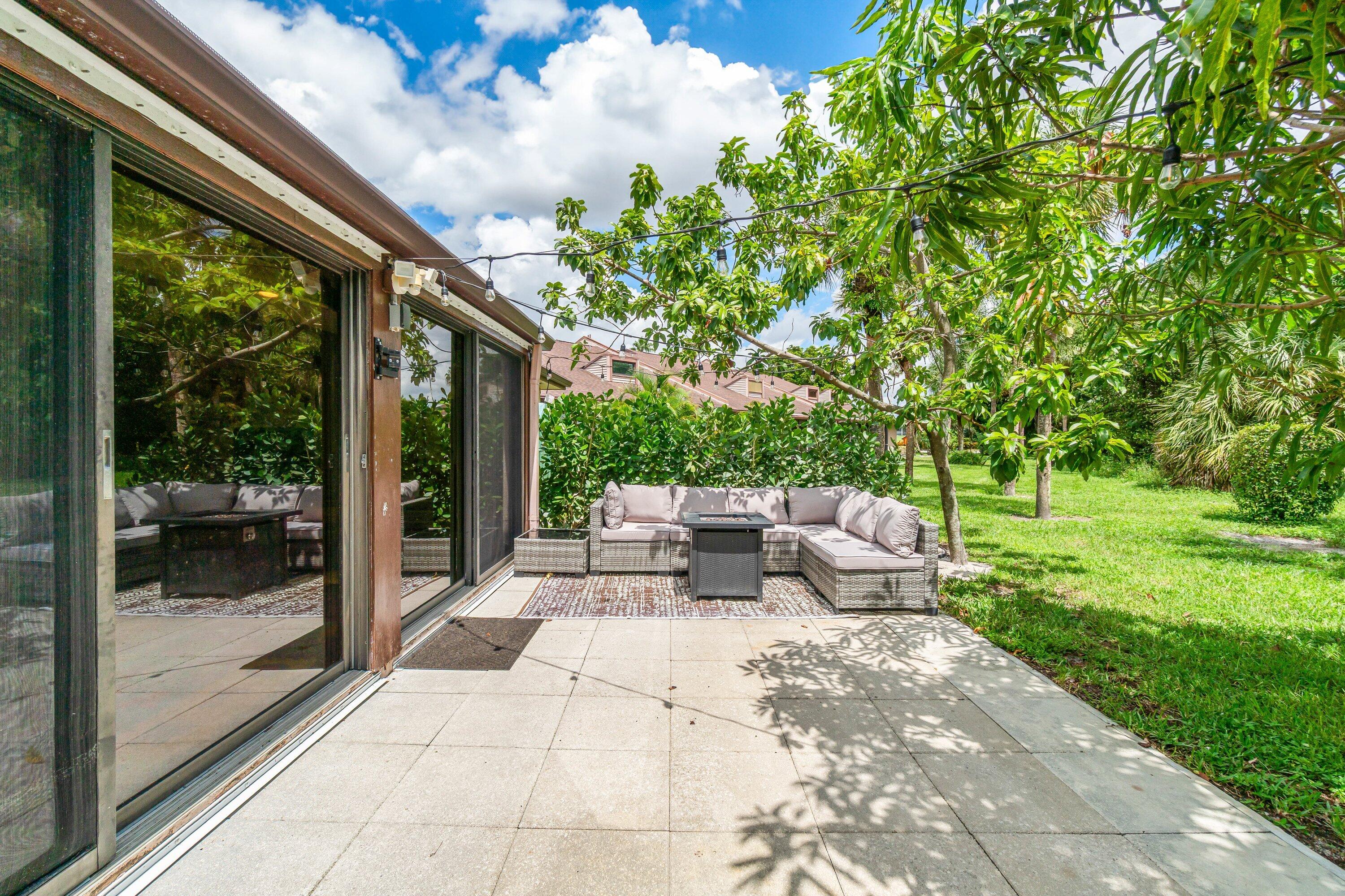 4674 Fountains Drive S