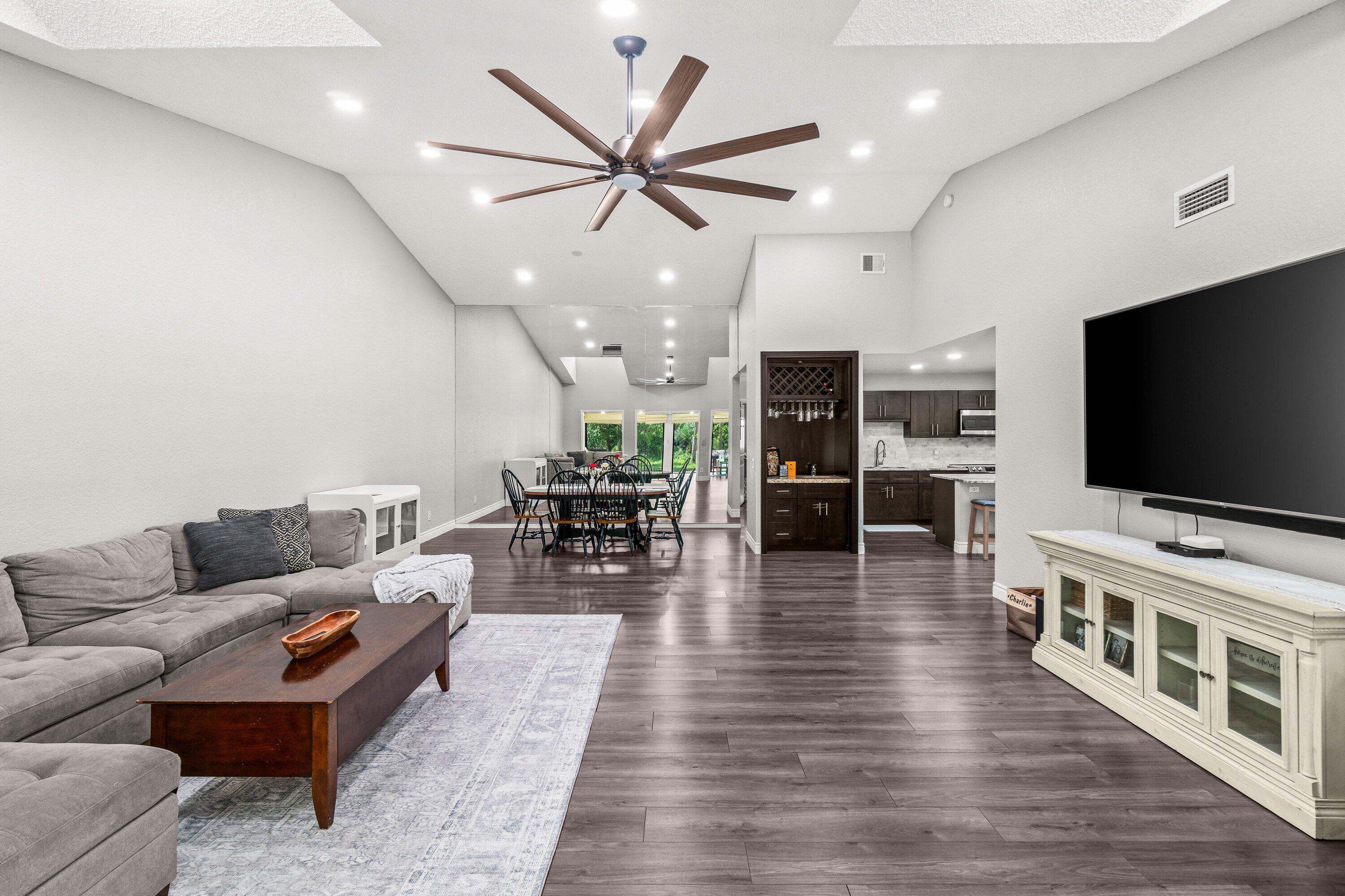 4674 Fountains Drive S