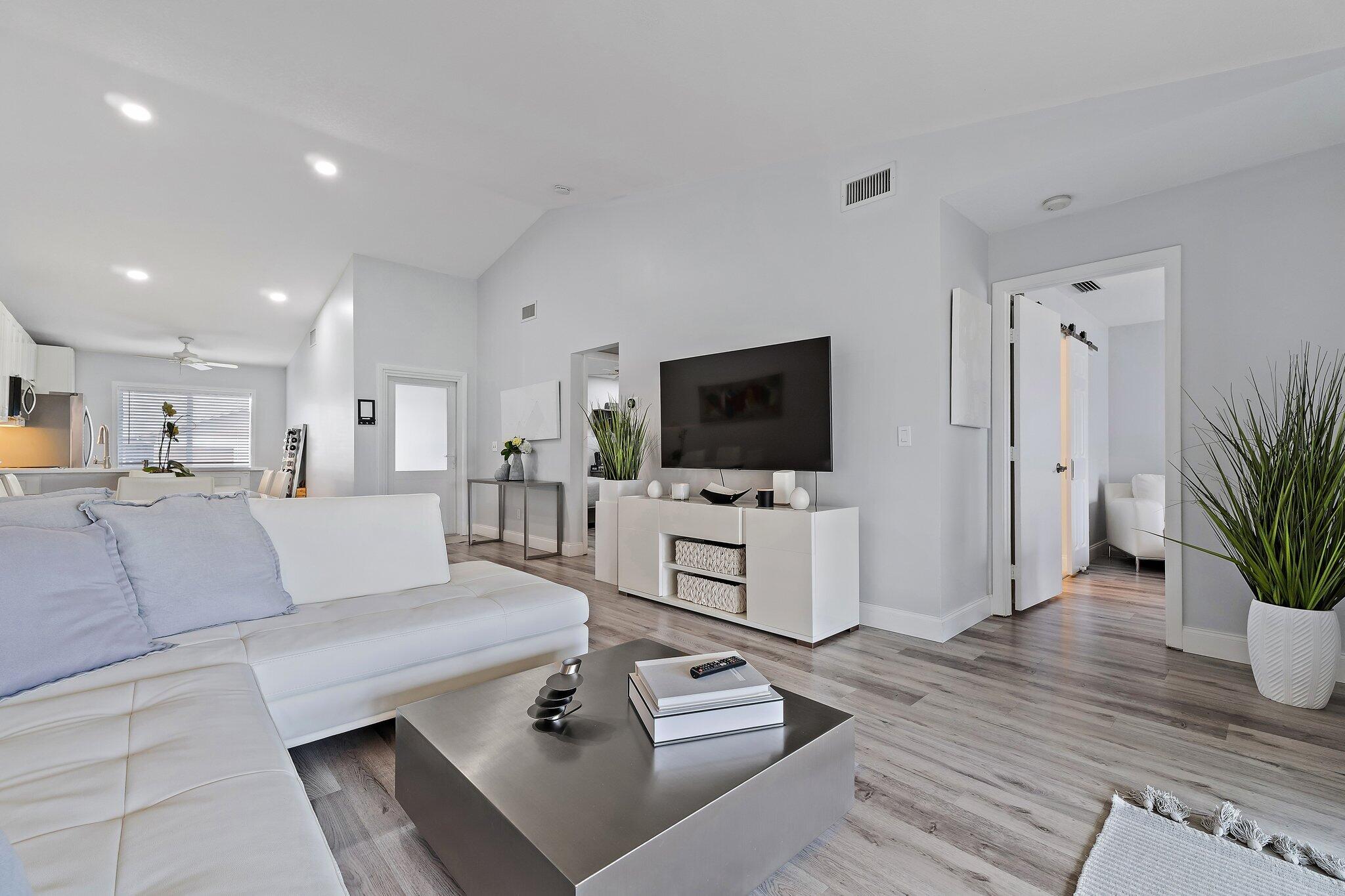 128 Moccasin Trail S