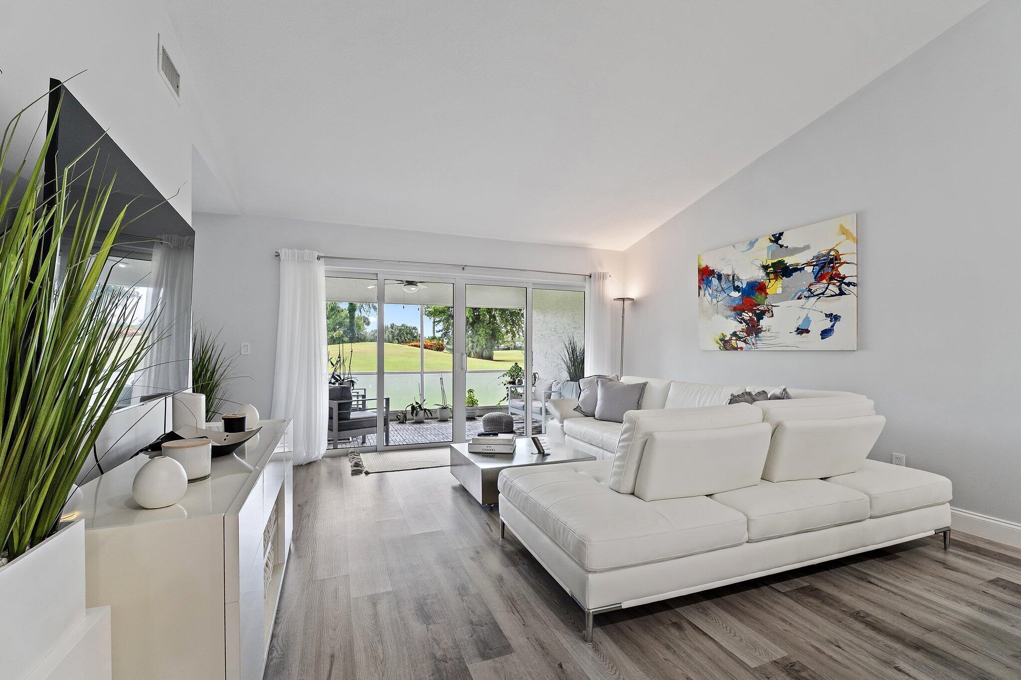 128 Moccasin Trail S