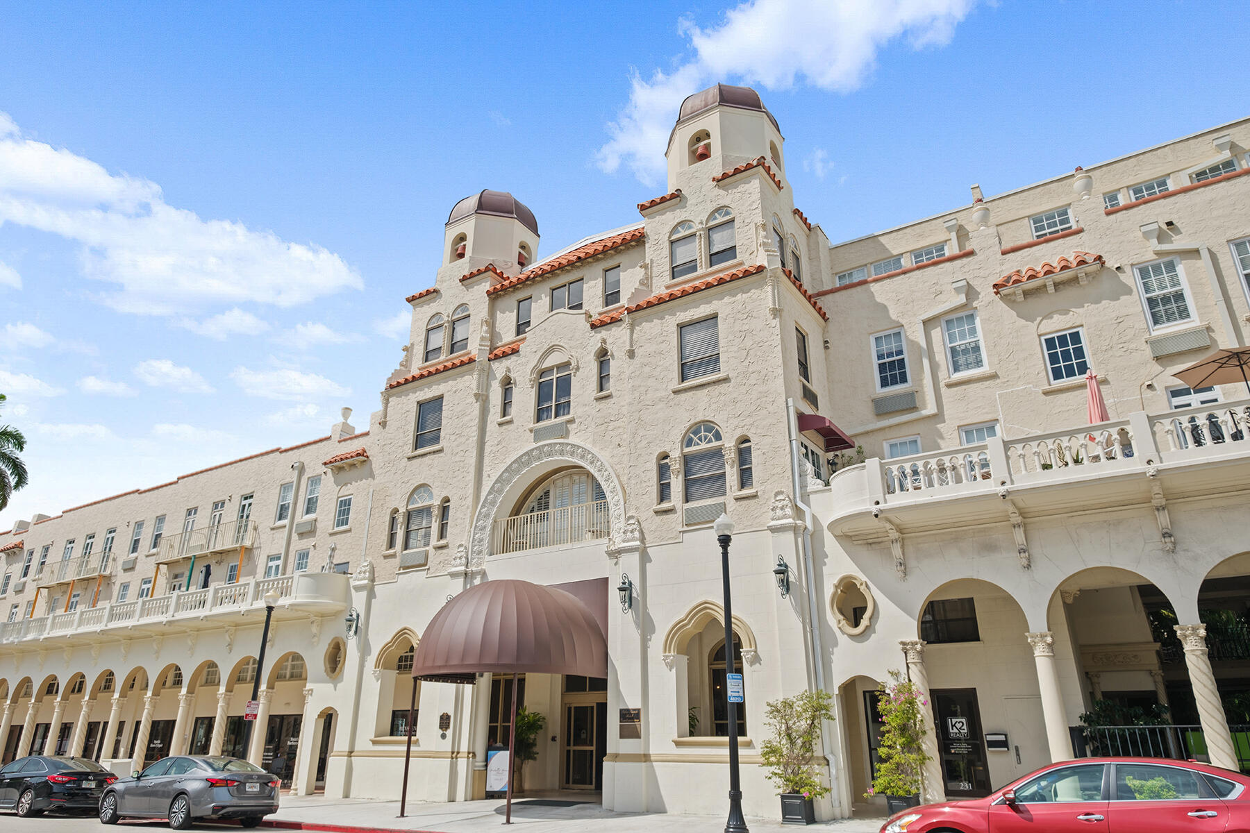 235 Sunrise Avenue 3103