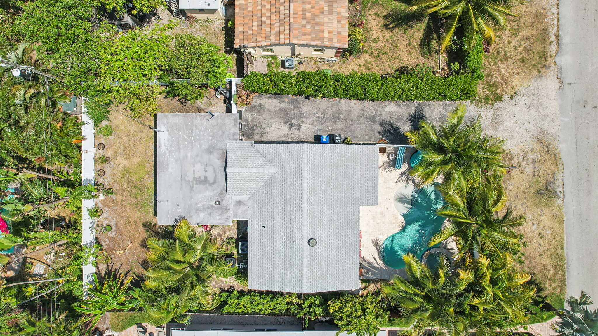 1631 N Andrews Square