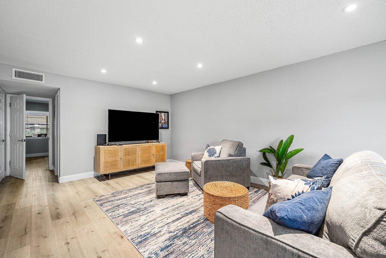 837 North Drive C