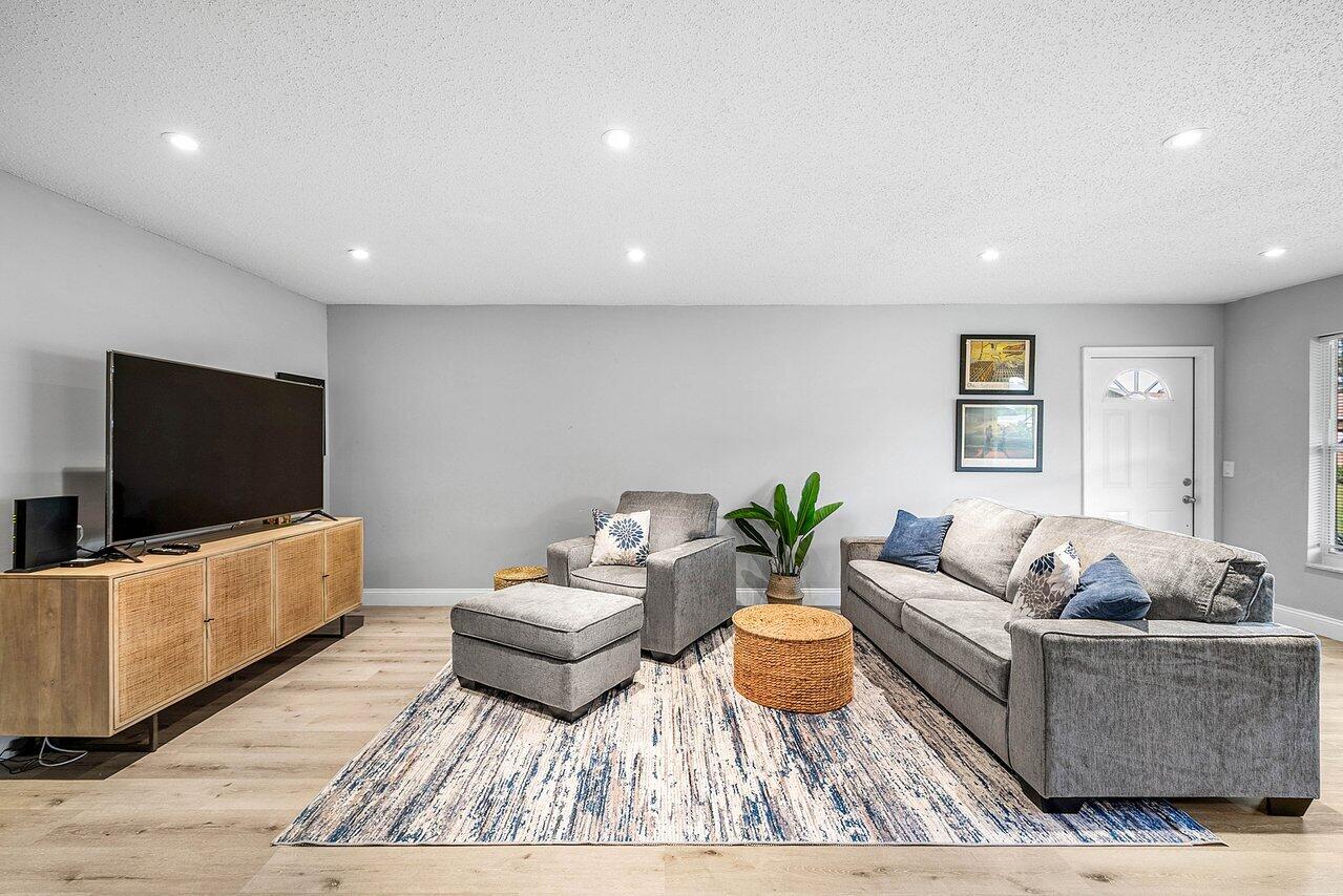837 North Drive C