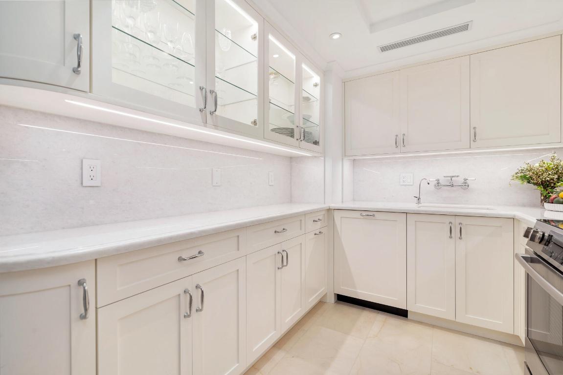 354 Chilean Avenue 4-A