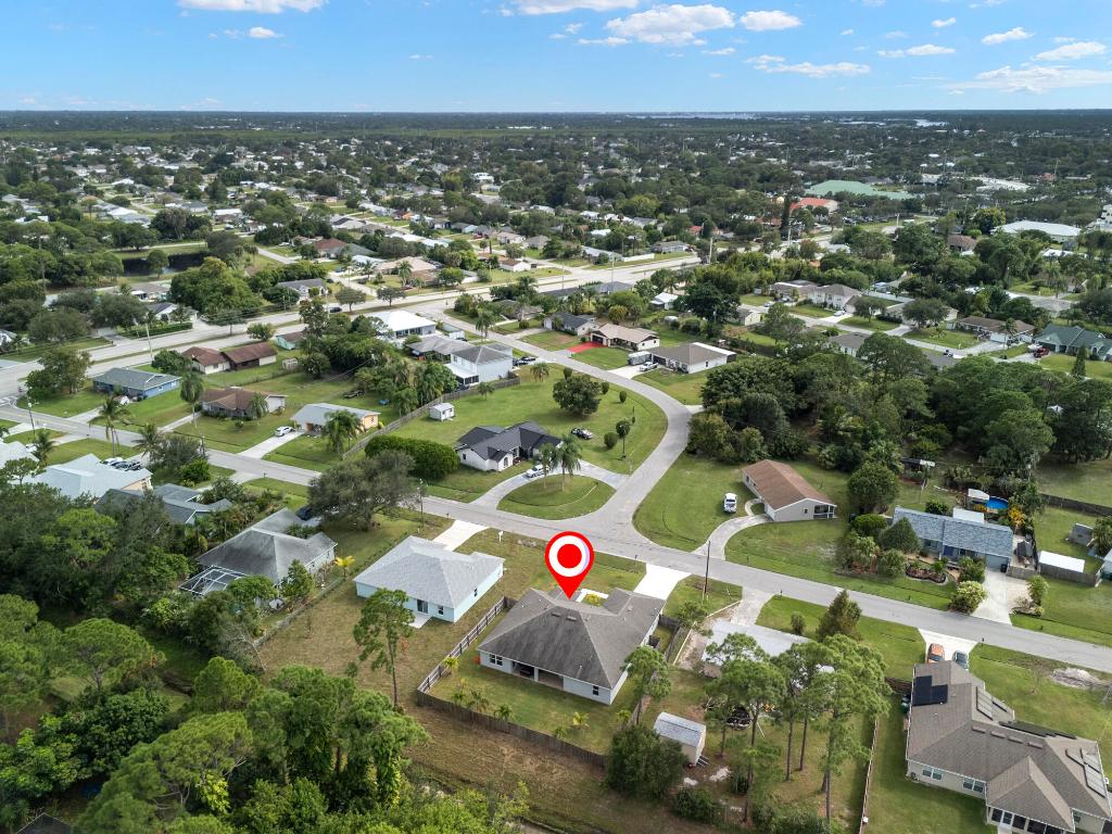 137 SW Pisces Terrace