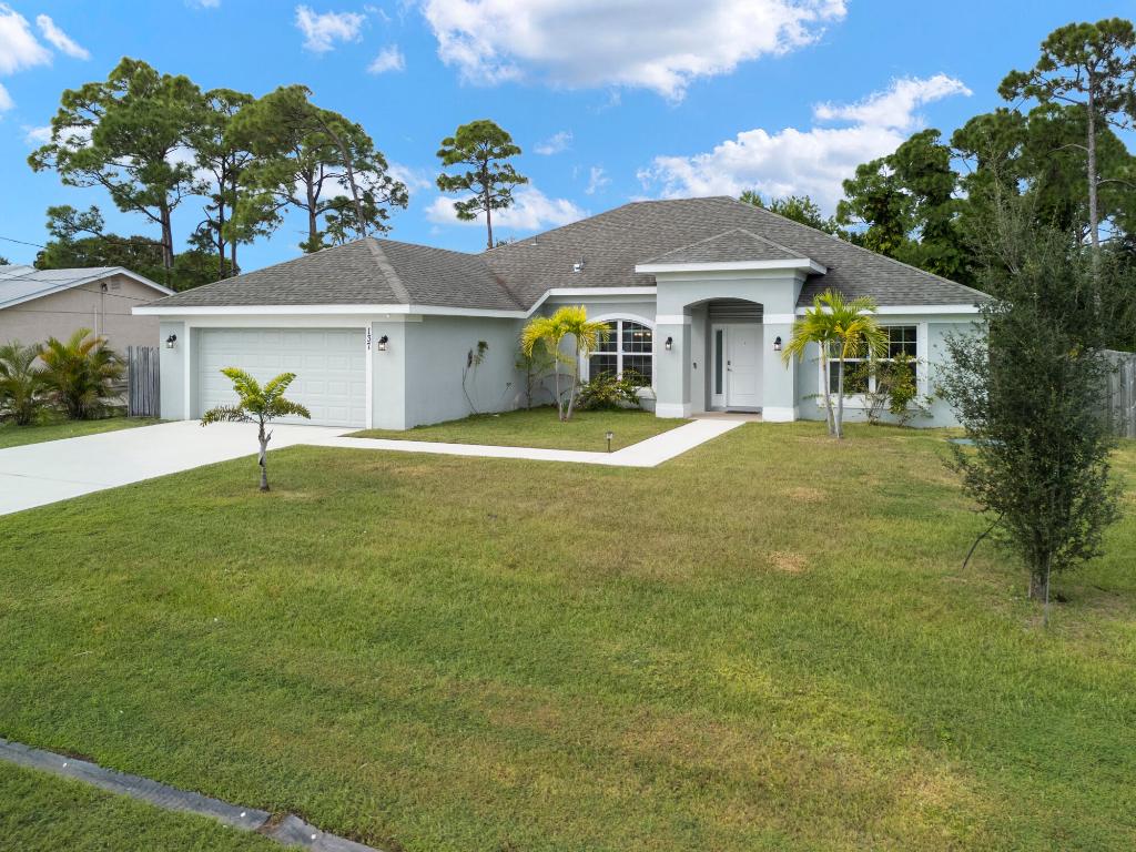 137 SW Pisces Terrace