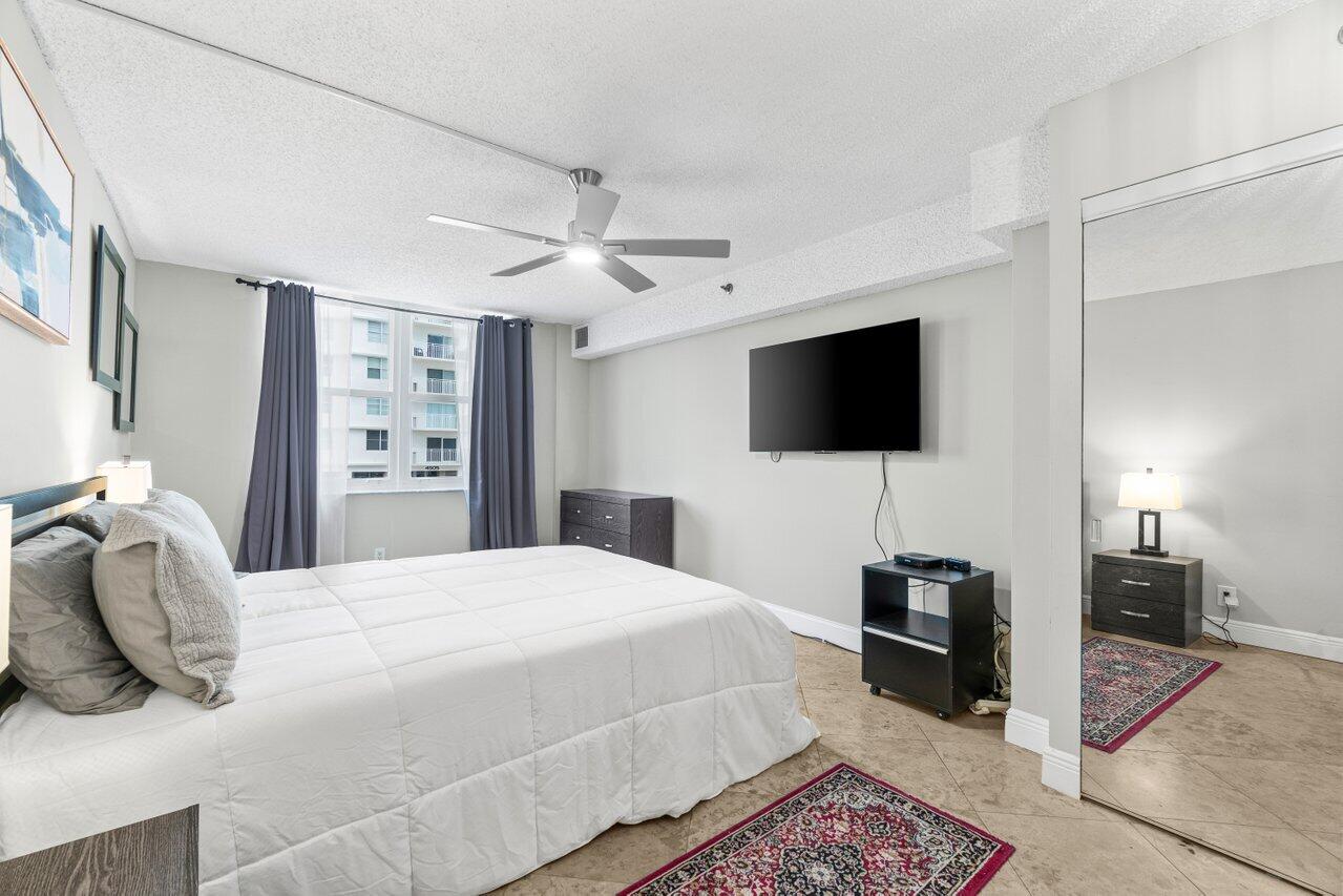 4511 S Ocean Boulevard 106