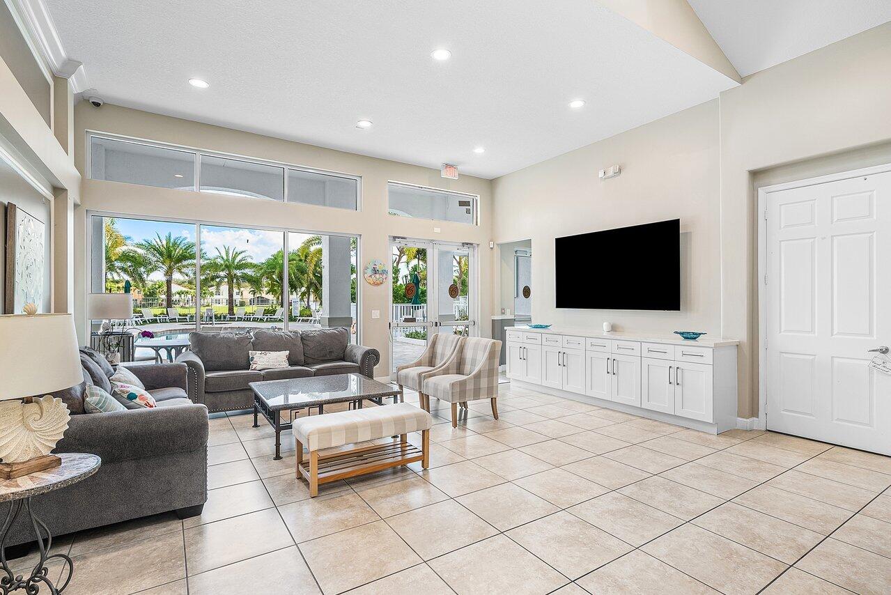 4835 N Classical Boulevard