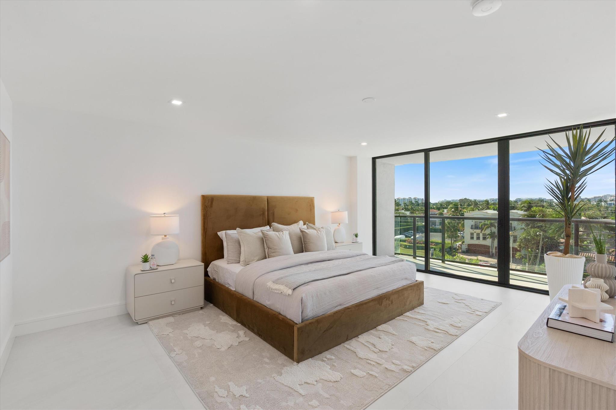 250 S. Ocean Blvd. 3e & 3f