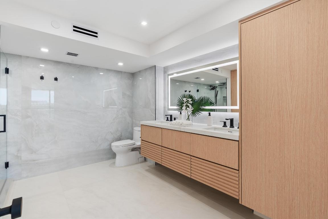 250 S. Ocean Blvd. 3e & 3f