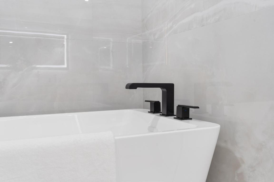 250 S. Ocean Blvd. 3e & 3f