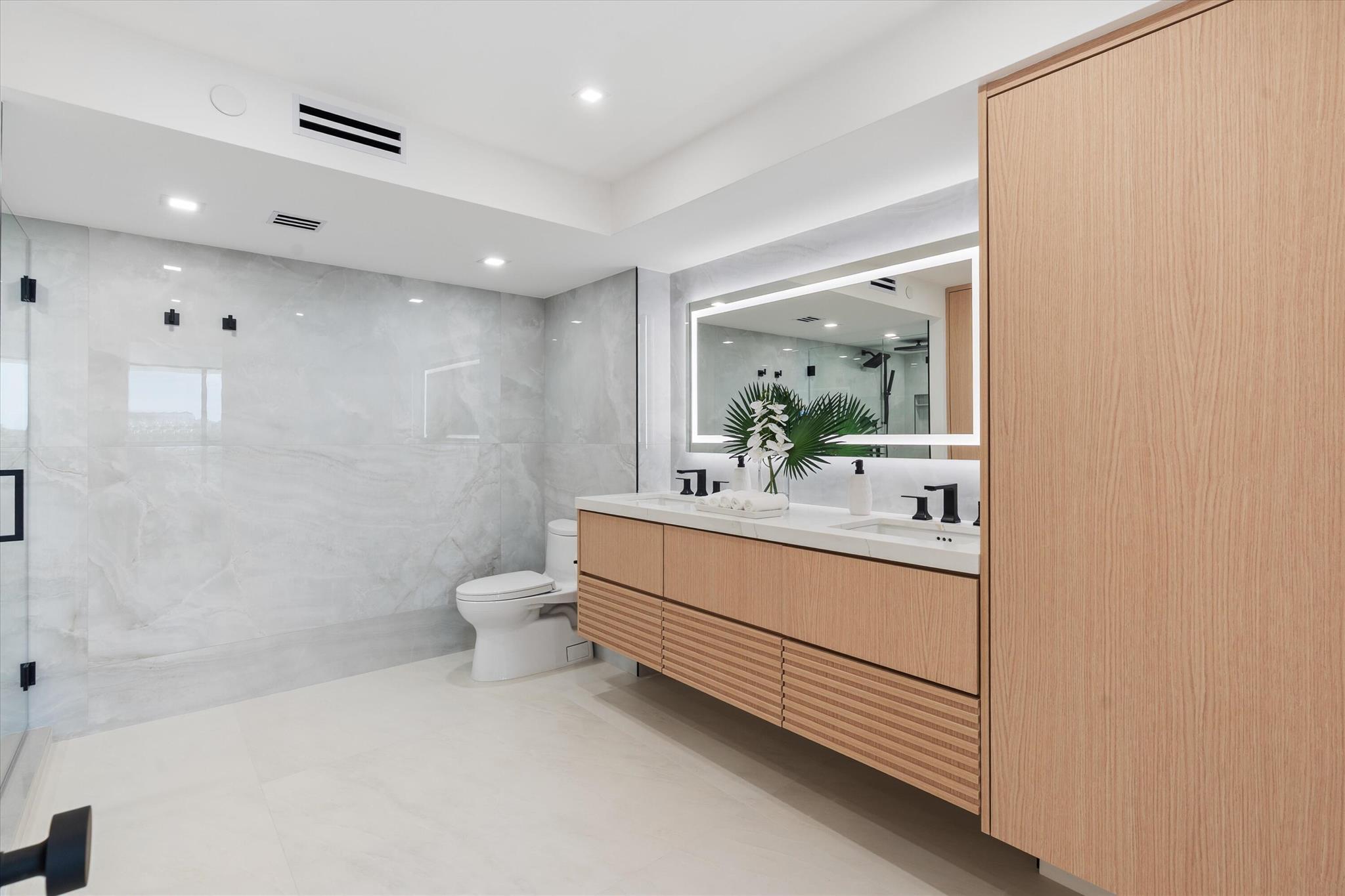 250 S. Ocean Blvd. 3e & 3f