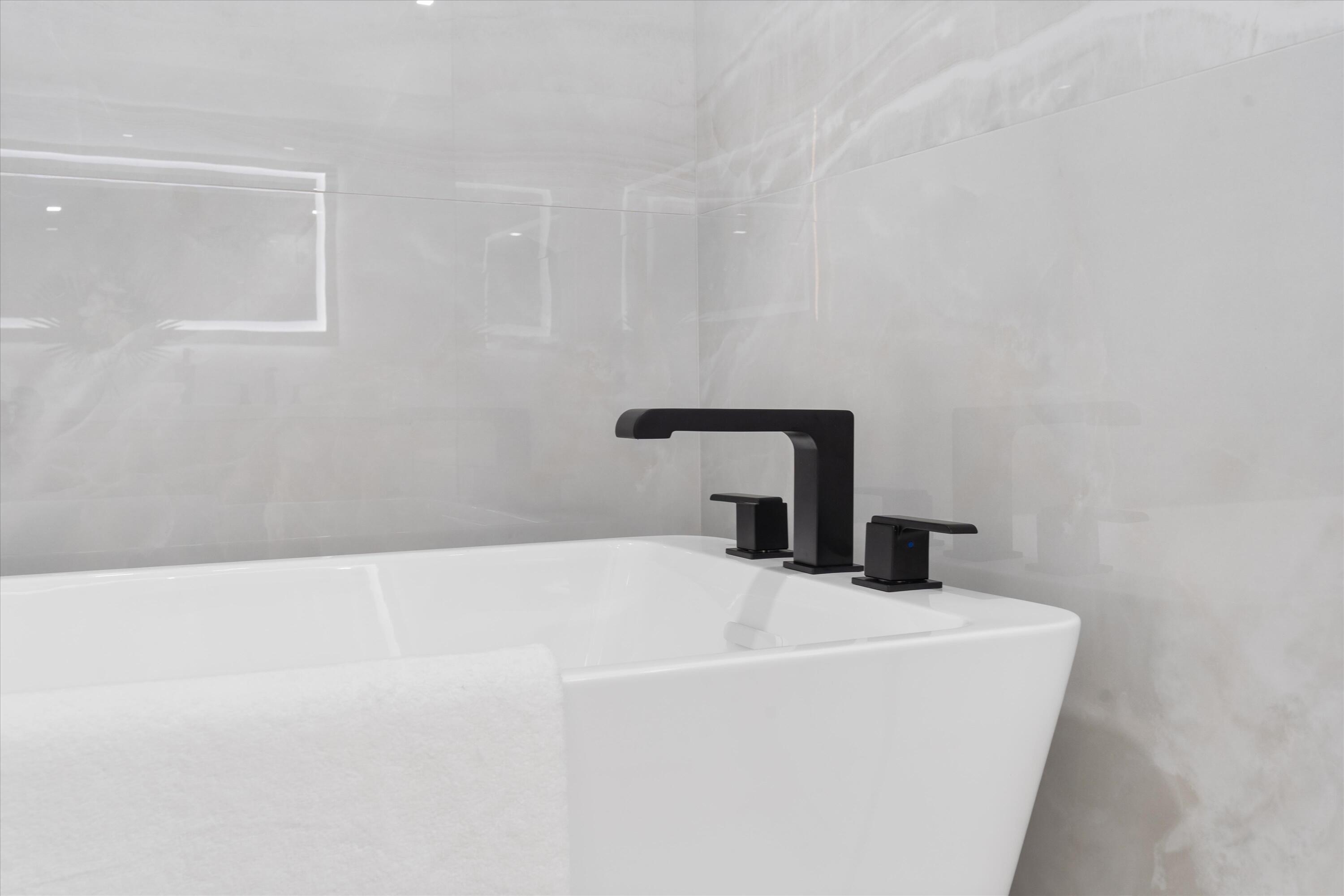 250 S. Ocean Blvd. 3e & 3f