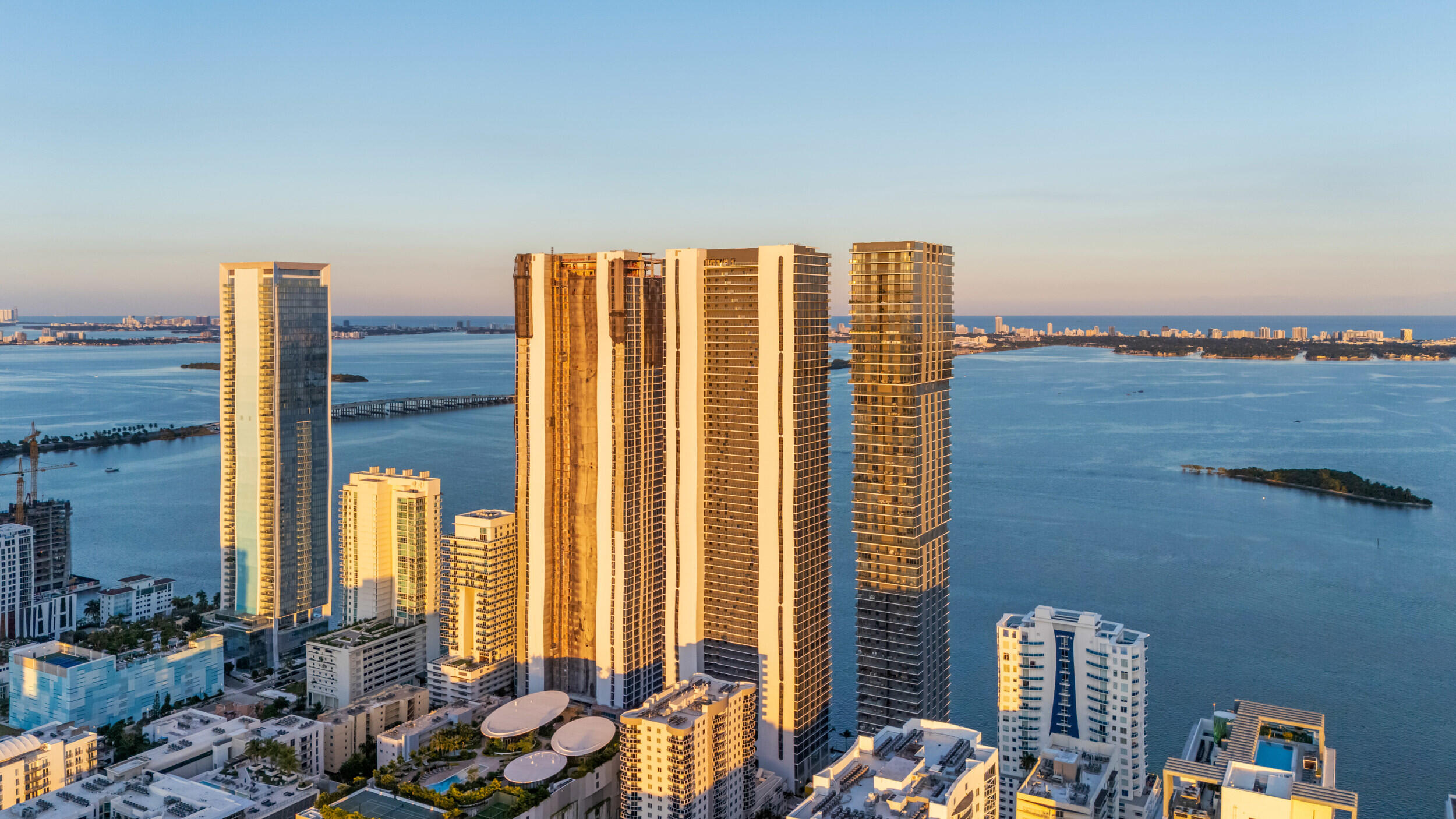 700 NE 24th Street Ph-6003