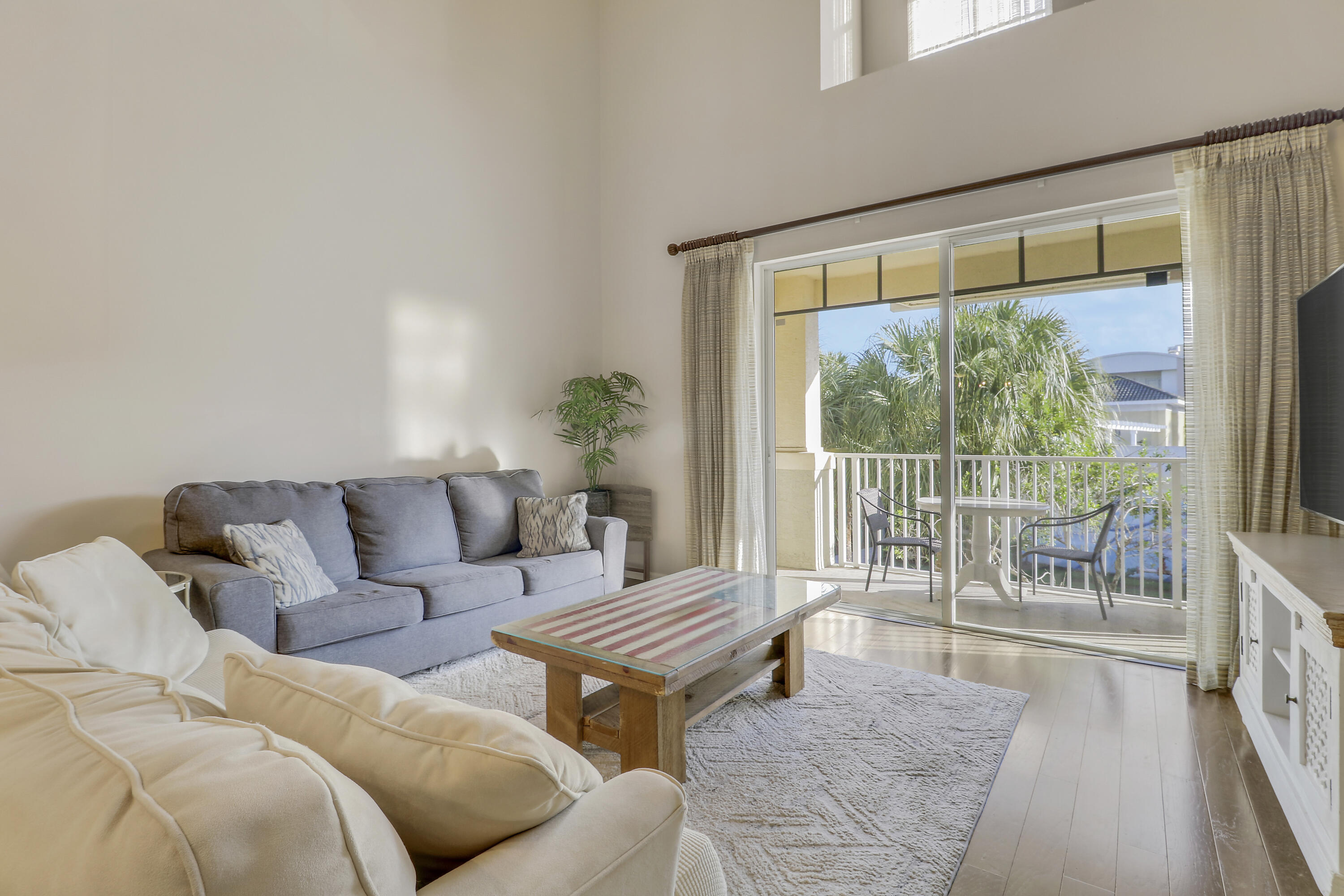 1152 University Boulevard 22